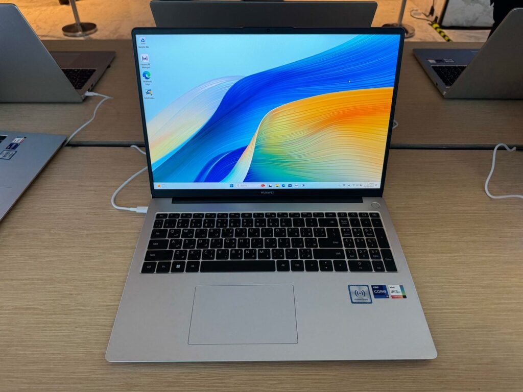 
Huawei-MateBook-D16-the clutter