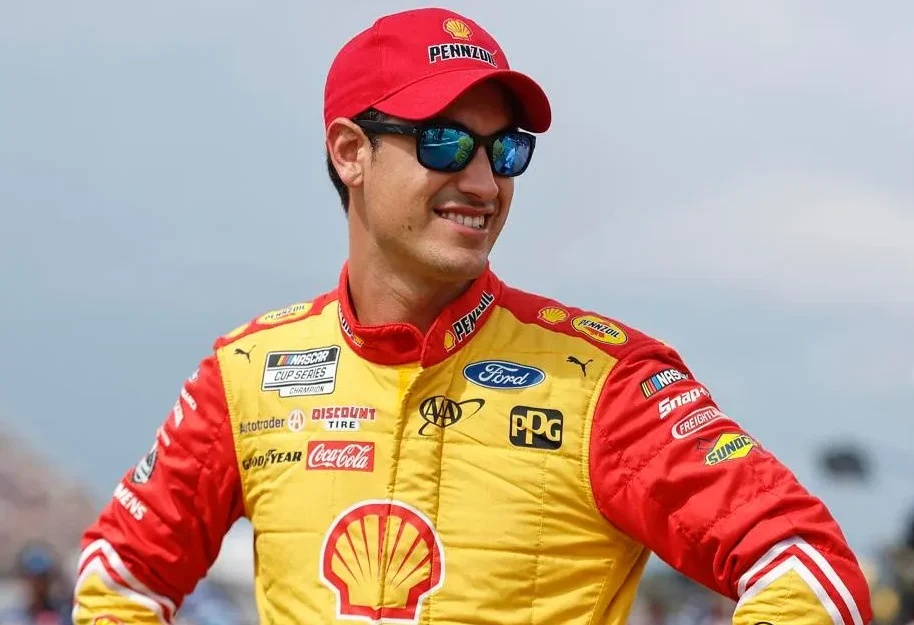 NASCAR-2024 Joey-Logano-the-clutter
