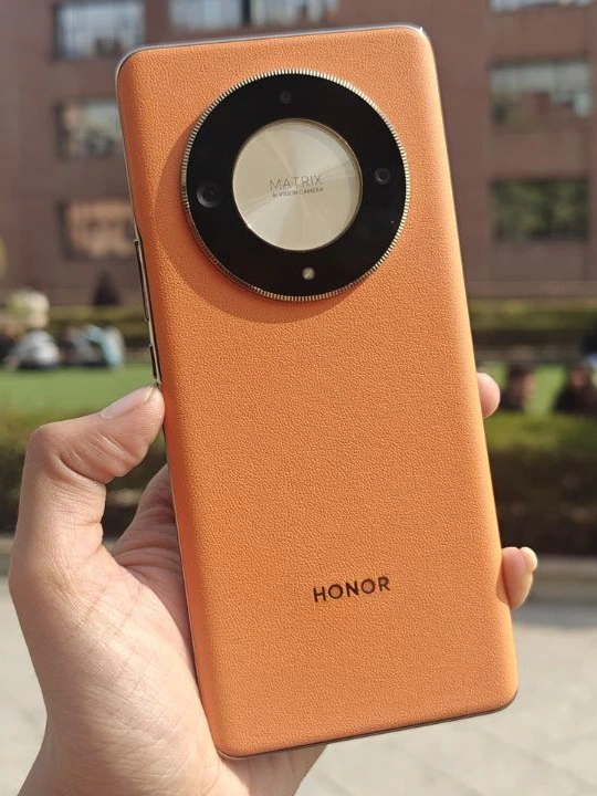 honor-x9b-the clutter